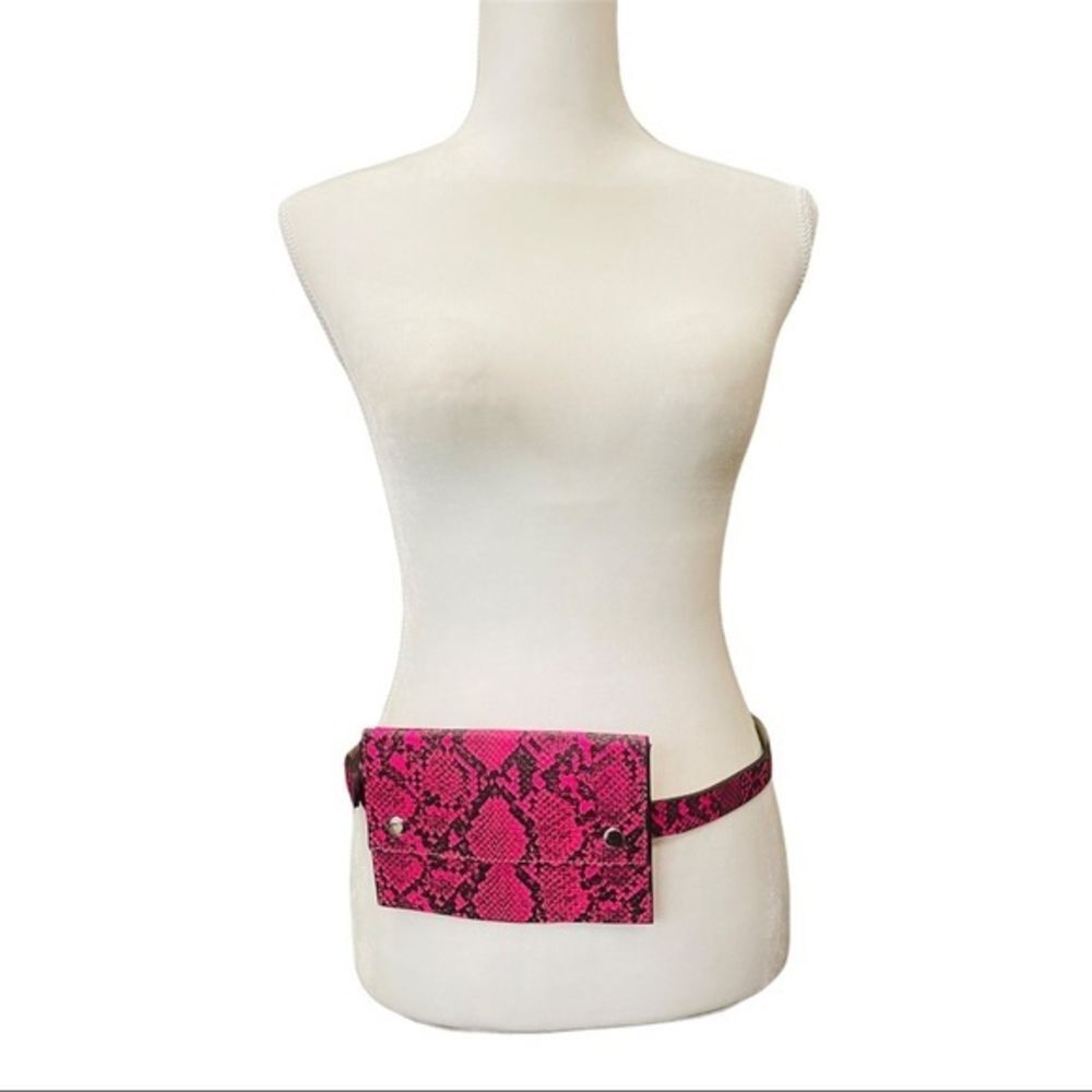 No Boundaries Belt Bag Fanny Pack Pink Black Snake Print Size S/M Faux Leather